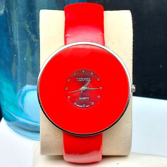 Stunning Terner RED Analog Quartz Women’s Watch with Silver Cuff Bracelet -New B - Picture 2 of 8